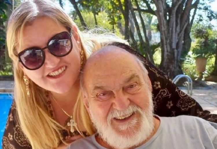 Foto publicada por Lima Duarte em post no qual se despediu de Julia